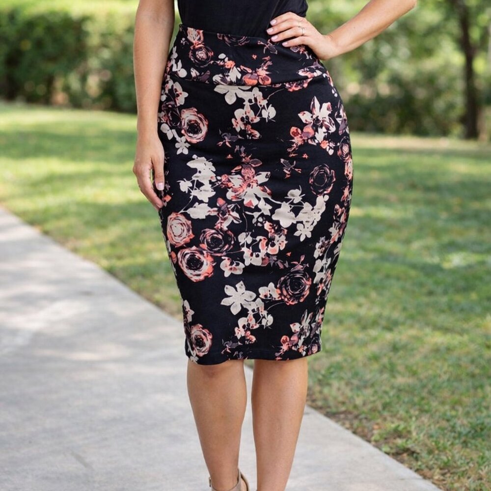 Ultra Flirt XL Black Floral Pencil Skirt Pink White Rose Print Stretch Bodycon